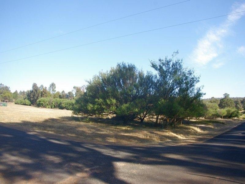 9 Helyar Road, Nannup WA 6275