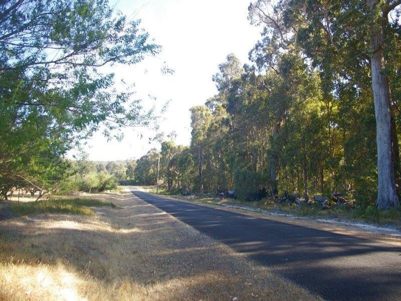 9 Helyar Road, Nannup WA 6275