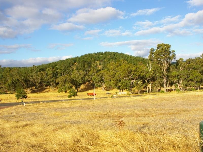 5 Hitchcock Drive, Nannup WA 6275