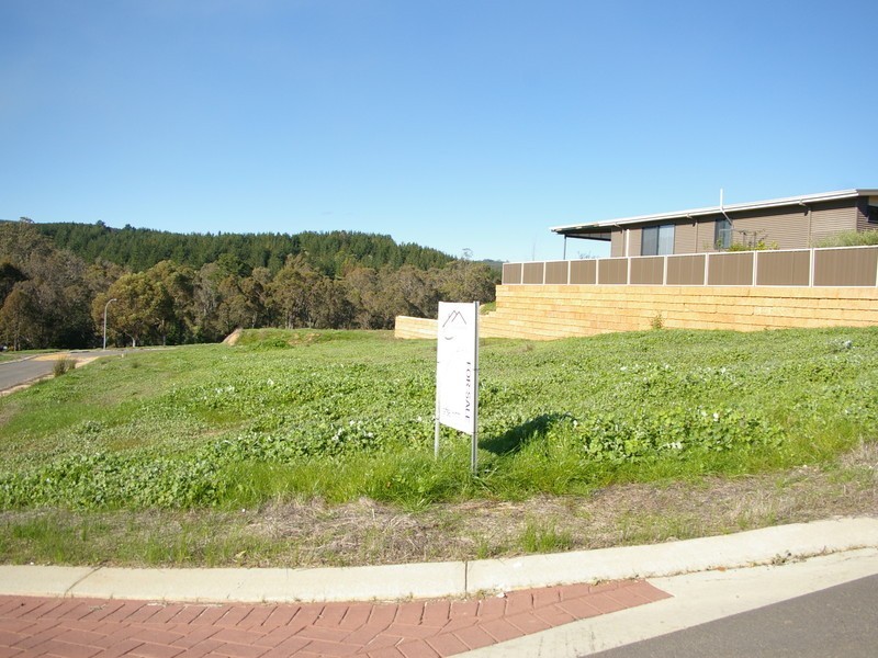 11 Hitchcock Drive, Nannup WA 6275