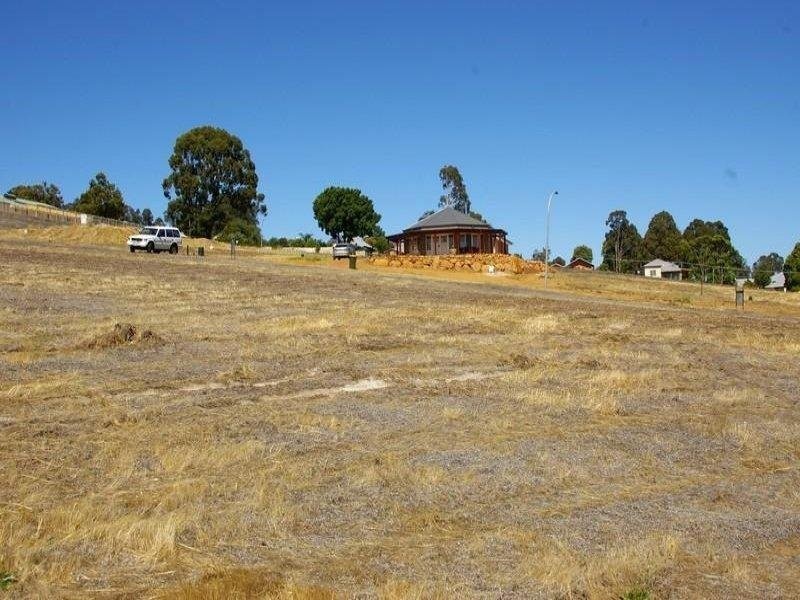 3 Hitchcock Drive, Nannup WA 6275