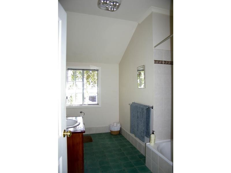 8 Warren Road, Nannup WA 6275