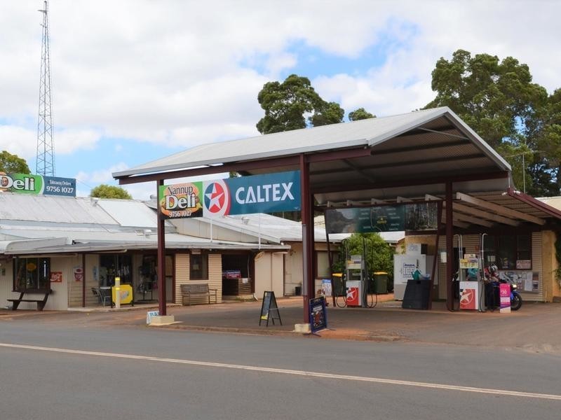 59 Warren Road, Nannup WA 6275