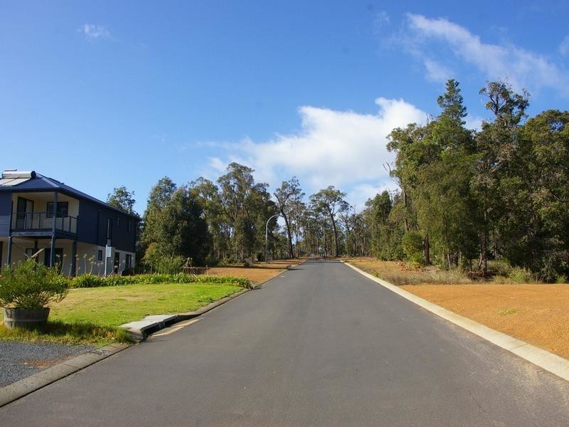 702 Widdeson Street, Nannup WA 6275