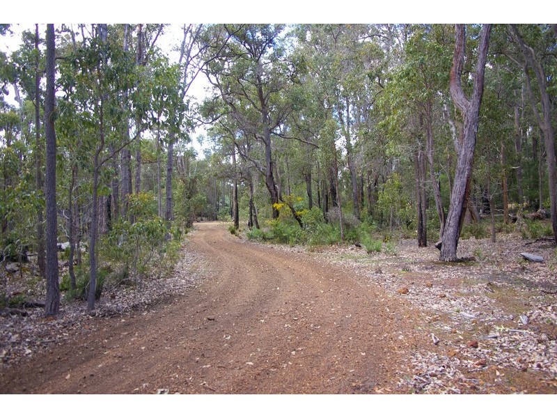 10 Johnston Road, Nannup WA 6275