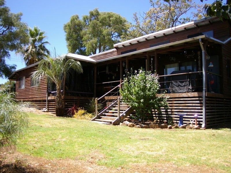 14 North Street, Nannup WA 6275