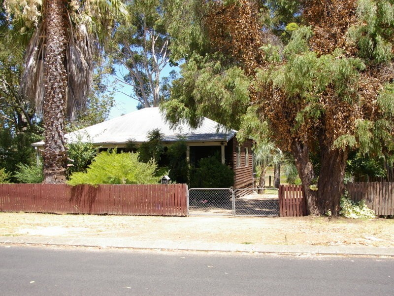 14 North Street, Nannup WA 6275