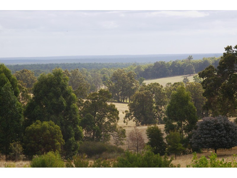 3 Halley Road, Nannup WA 6275