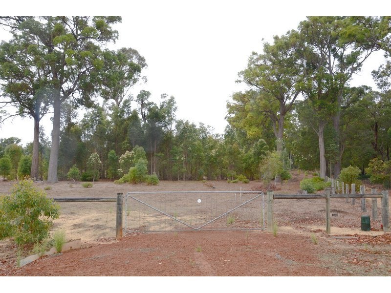 30 Valley Way, Nannup WA 6275