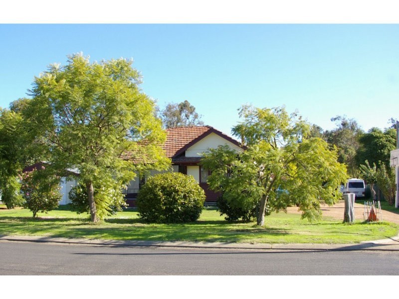 30 Walter Street, Nannup WA 6275