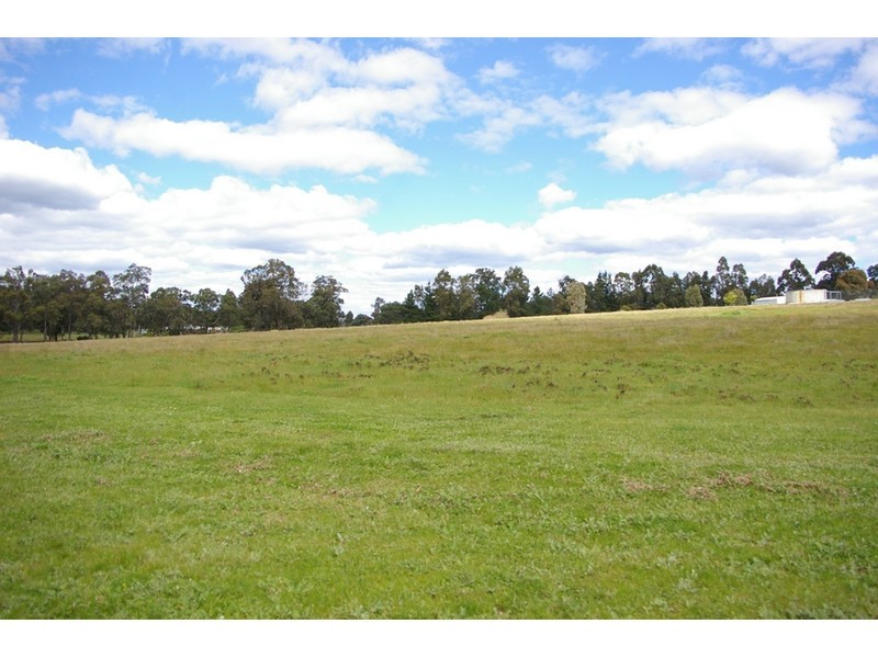 24 Hitchcock Drive, Nannup WA 6275