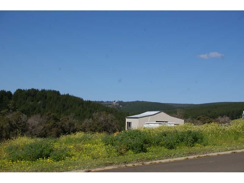 24 Hitchcock Drive, Nannup WA 6275