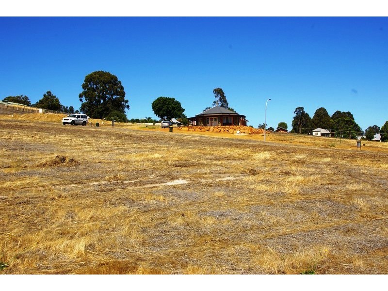 3 Hitchcock Drive, Nannup WA 6275