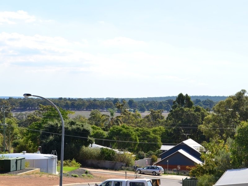 302 Widdeson Street, Nannup WA 6275