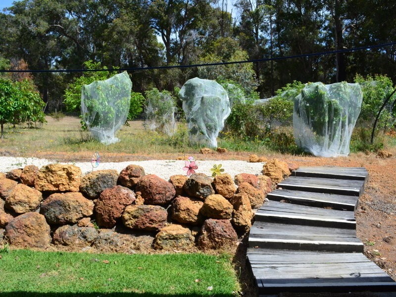 2 Griffiths Road, Nannup WA 6275