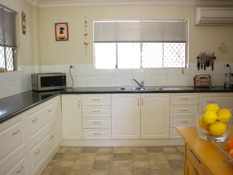 2 Griffiths Road, Nannup WA 6275