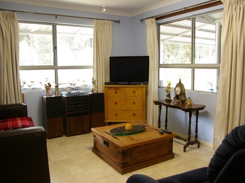 2 Griffiths Road, Nannup WA 6275