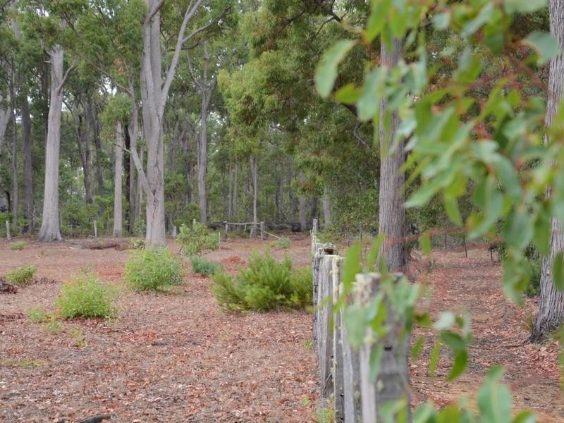 30 Valley Way, Nannup WA 6275
