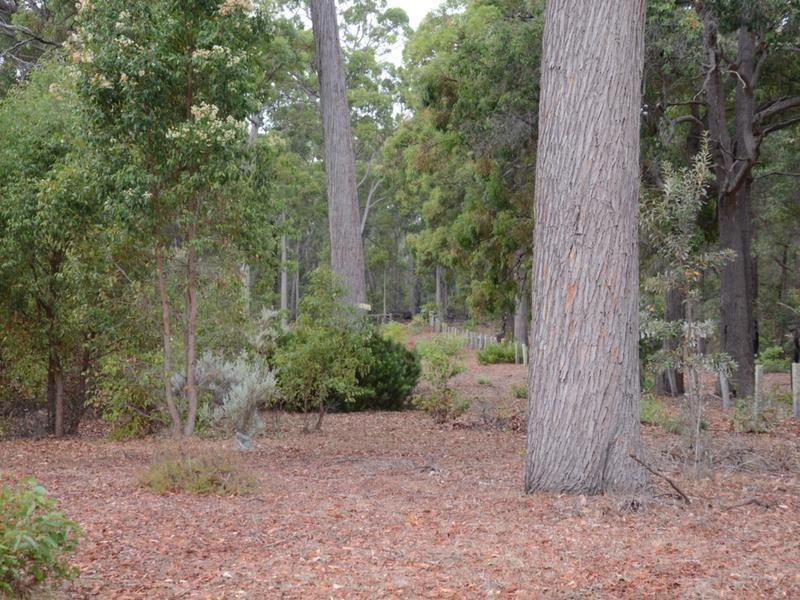 30 Valley Way, Nannup WA 6275