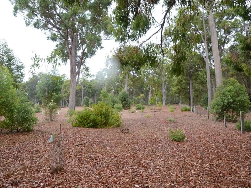 30 Valley Way, Nannup WA 6275