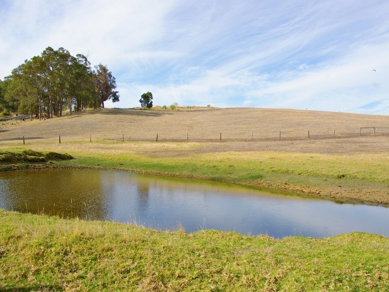 22 Dunnet Road, Nannup WA 6275