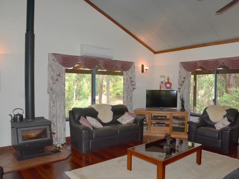 88 Vasse Highway, Nannup WA 6275