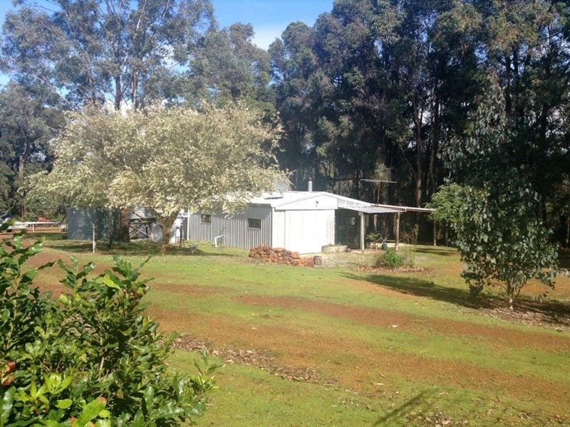 9 Denny Road, Nannup WA 6275