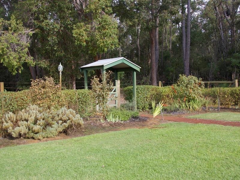 7 King Road, Nannup WA 6275