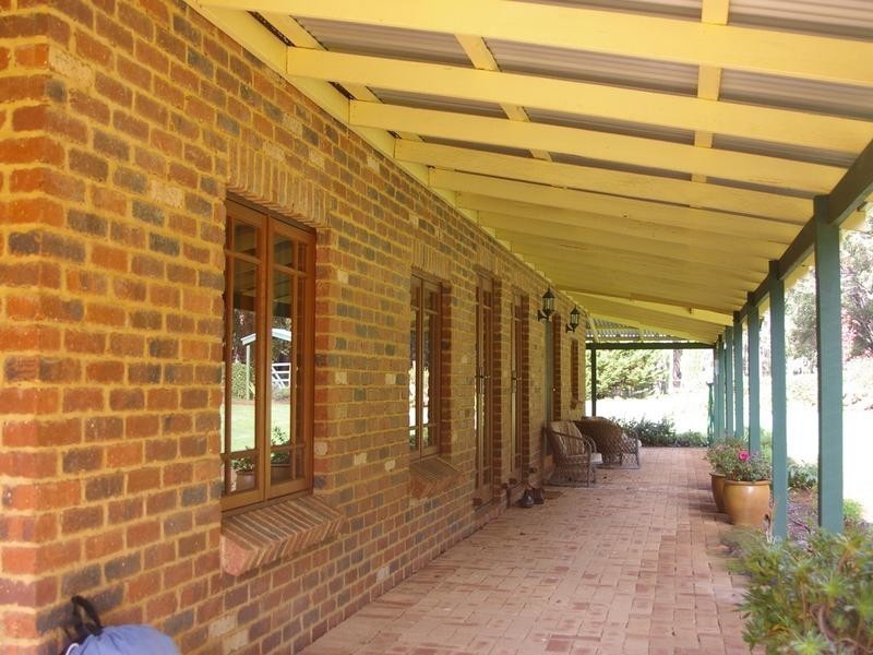 7 King Road, Nannup WA 6275