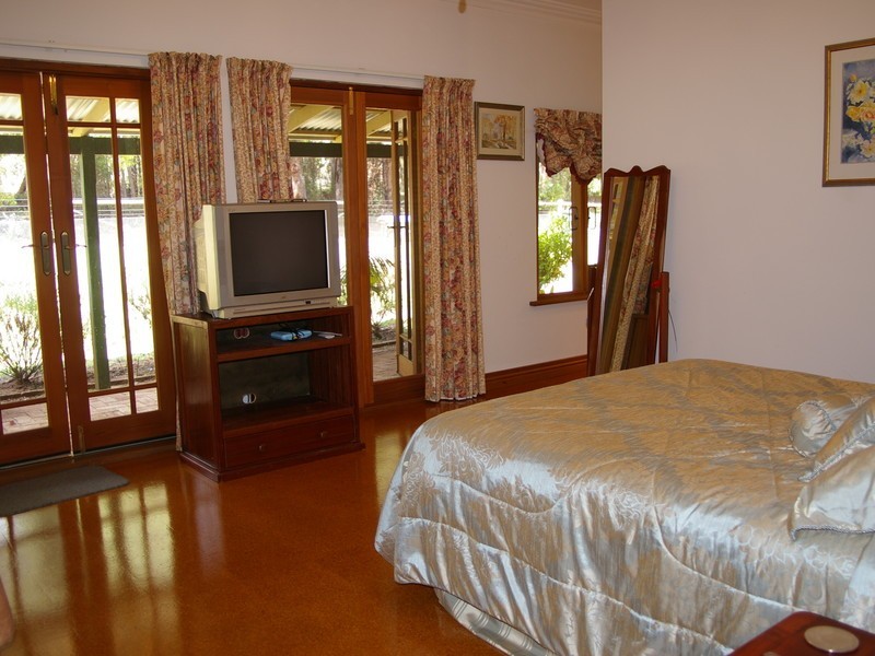 7 King Road, Nannup WA 6275