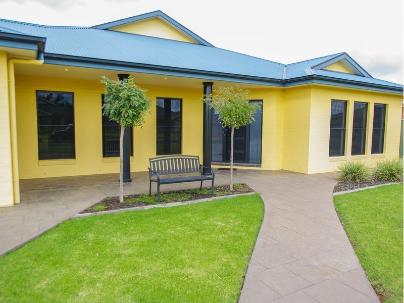 4 Cudgegong Place, Dubbo NSW 2830