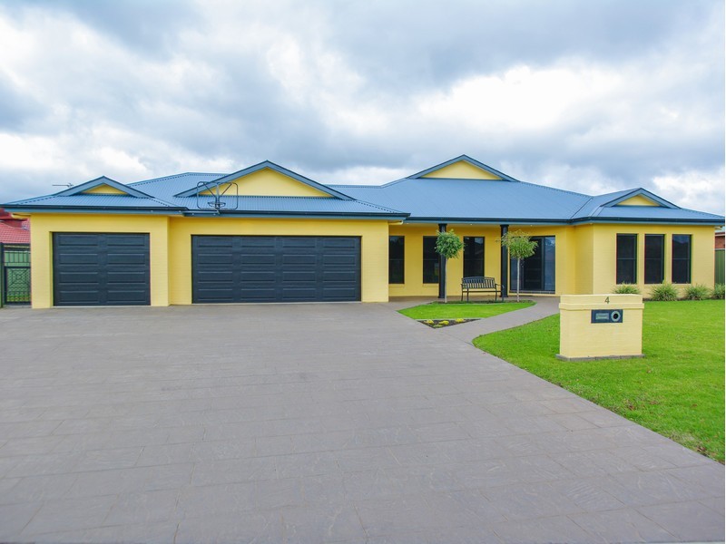4 Cudgegong Place, Dubbo NSW 2830