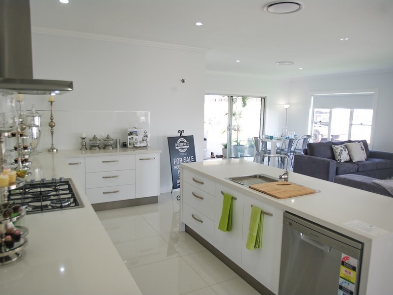 8 Champagne Drive, Dubbo NSW 2830