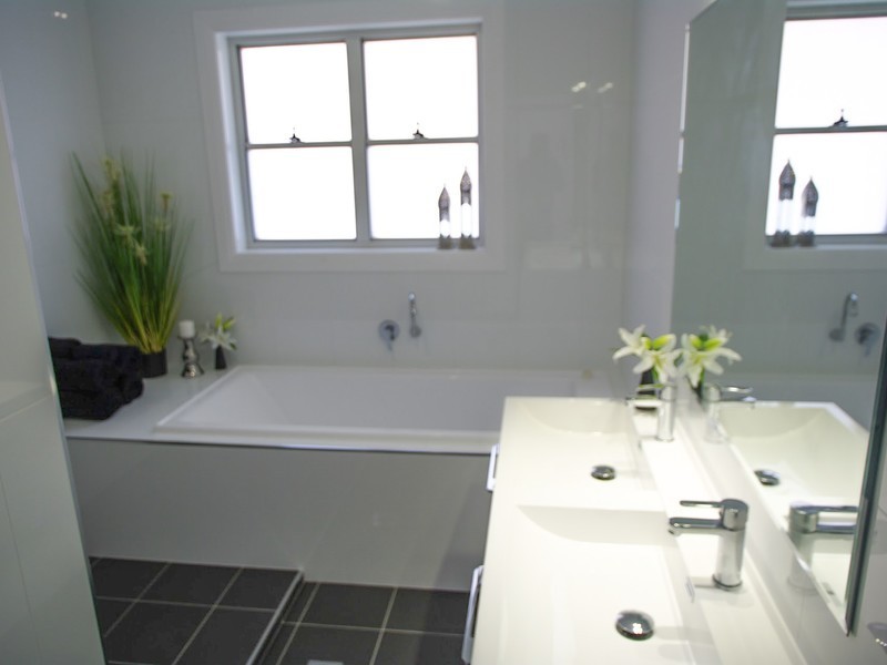 8 Champagne Drive, Dubbo NSW 2830