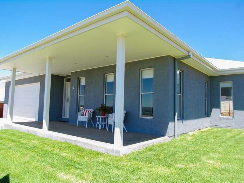 8 Champagne Drive, Dubbo NSW 2830