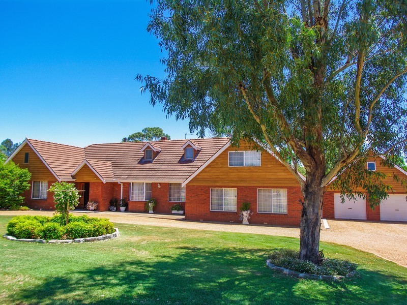 8 Colony Crescent, Dubbo NSW 2830