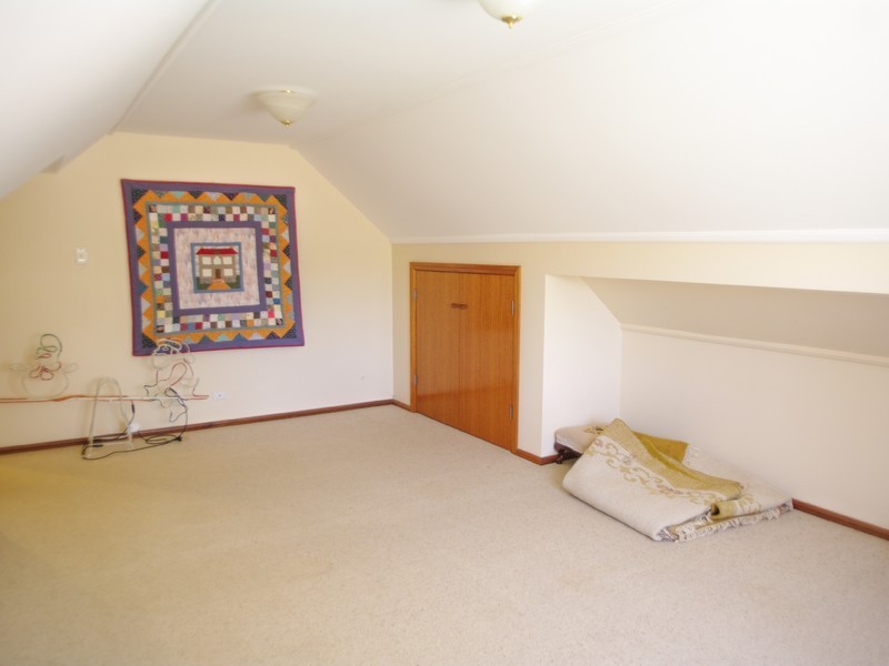 8 Colony Crescent, Dubbo NSW 2830