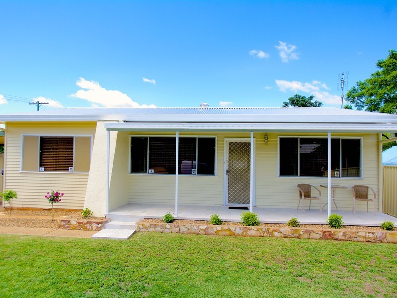 11 Sanderson Street, Dubbo NSW 2830