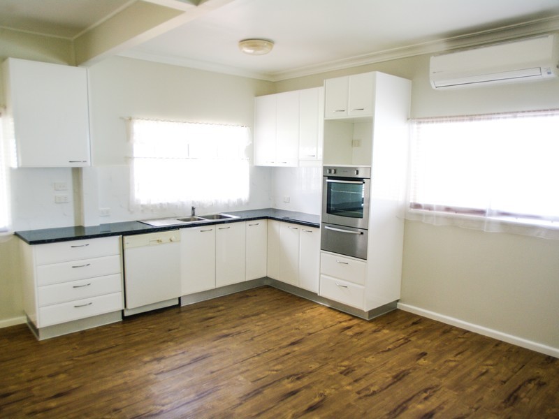 11 Sanderson Street, Dubbo NSW 2830
