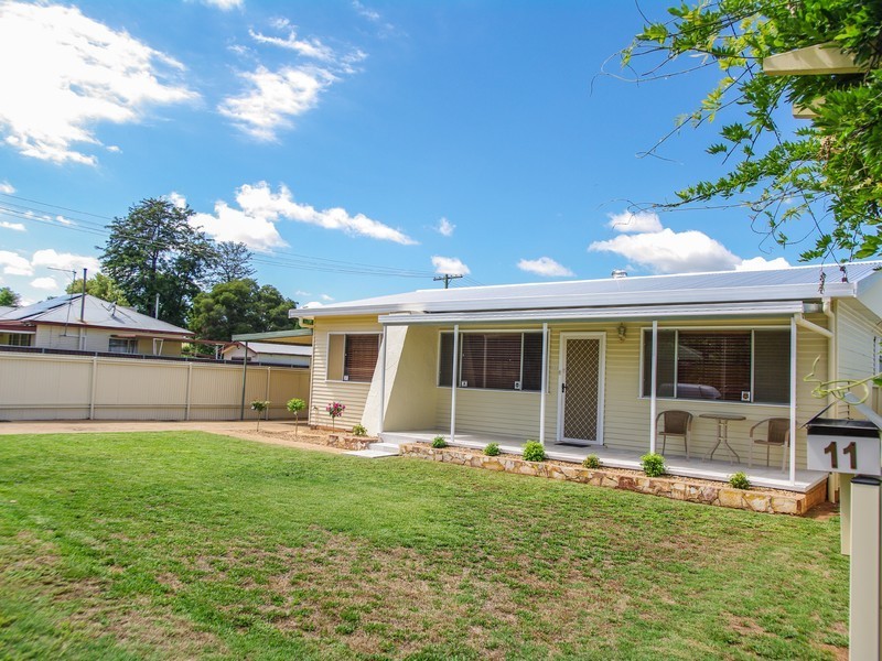 11 Sanderson Street, Dubbo NSW 2830
