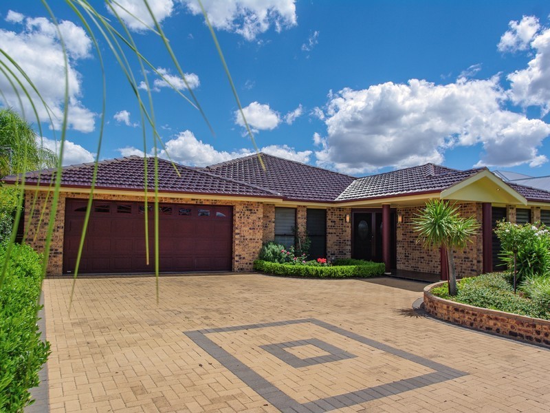 9 Ashlundie Crescent, Dubbo NSW 2830