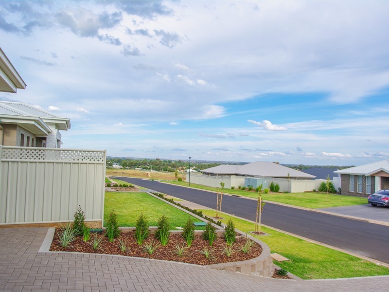 5 Ellenborough Avenue, Dubbo NSW 2830