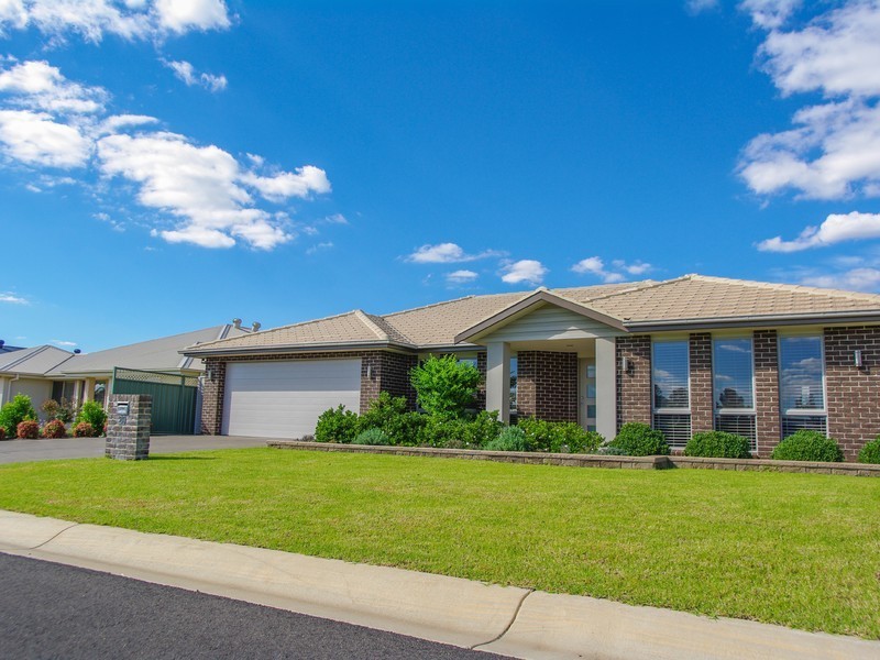 20 Loch Lomond Way, Dubbo NSW 2830