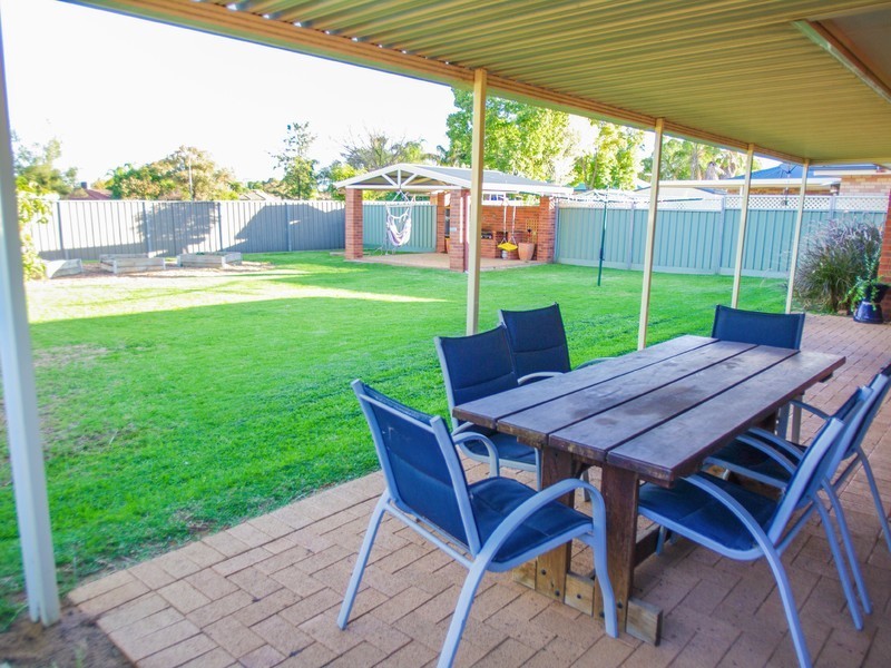 44 Meadowbank Drive, Dubbo NSW 2830