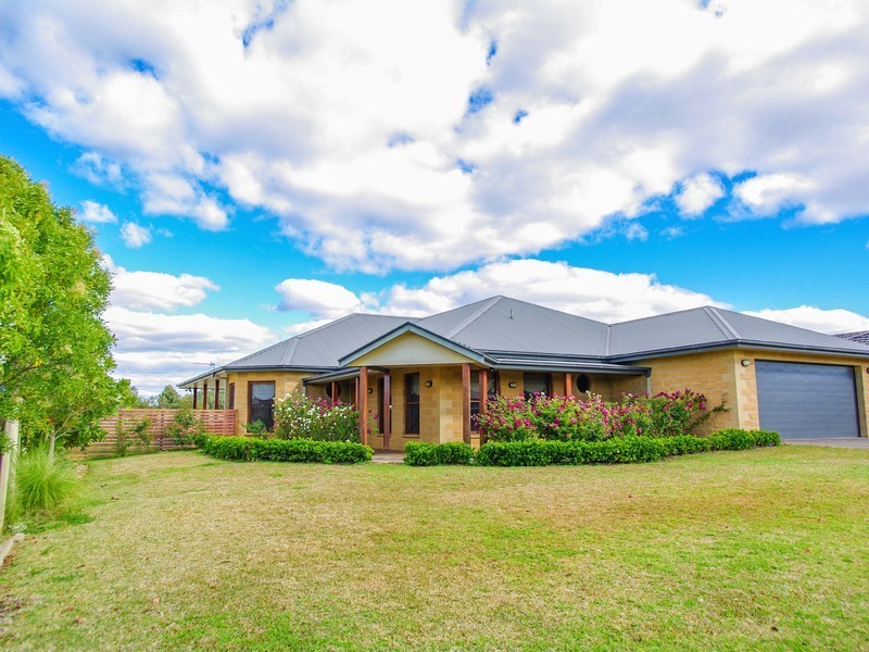 11 Lakeside Circuit, Dubbo NSW 2830