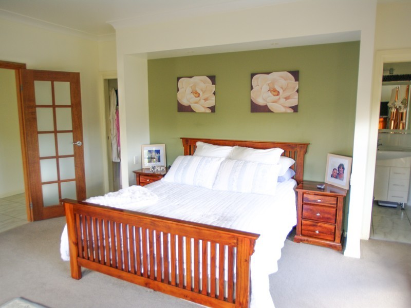 11 Lakeside Circuit, Dubbo NSW 2830