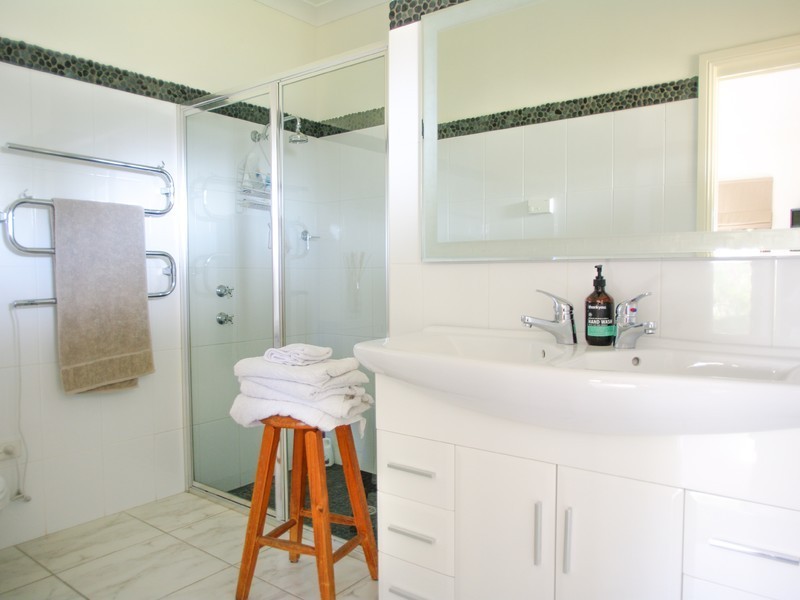 11 Lakeside Circuit, Dubbo NSW 2830