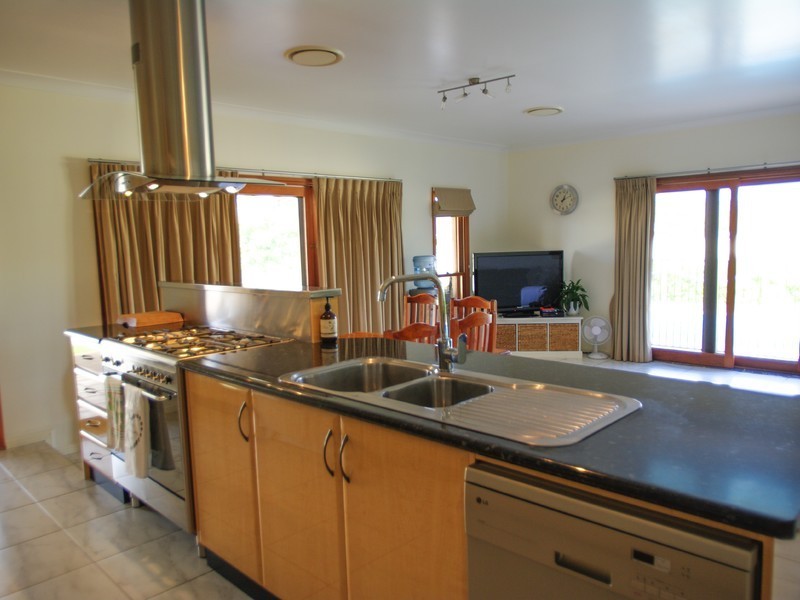 11 Lakeside Circuit, Dubbo NSW 2830