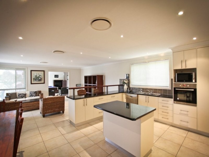 19 Lakeside Circuit, Dubbo NSW 2830