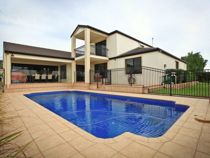 19 Lakeside Circuit, Dubbo NSW 2830